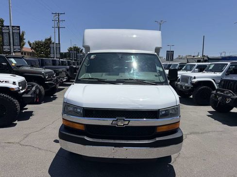 Used 2015 Chevrolet Express 3500 w/ Chrome Appearance Package image 2