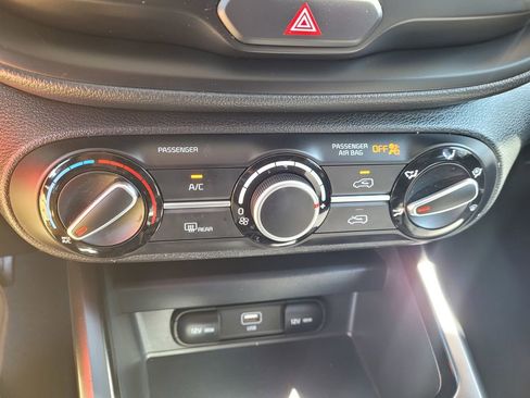 Used 2025 Kia Soul LX FWD image 18