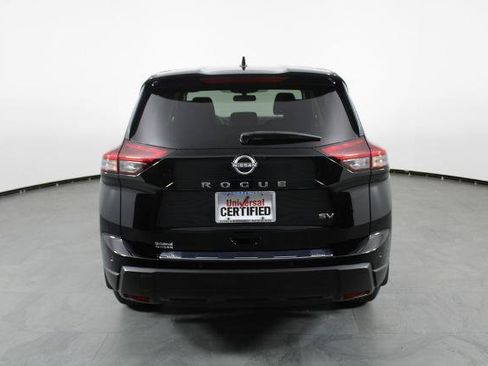 Certified 2024 Nissan Rogue SV FWD image 11