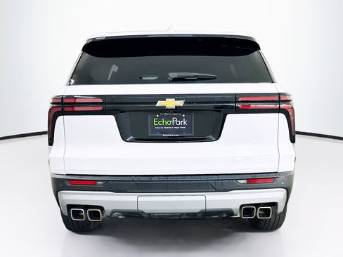 Used 2025 Chevrolet Traverse LT AWD/4WD image 7