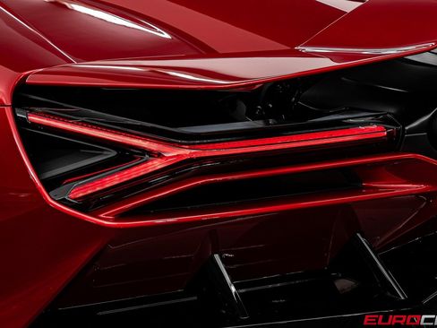 Used 2025 Lamborghini Revuelto image 23