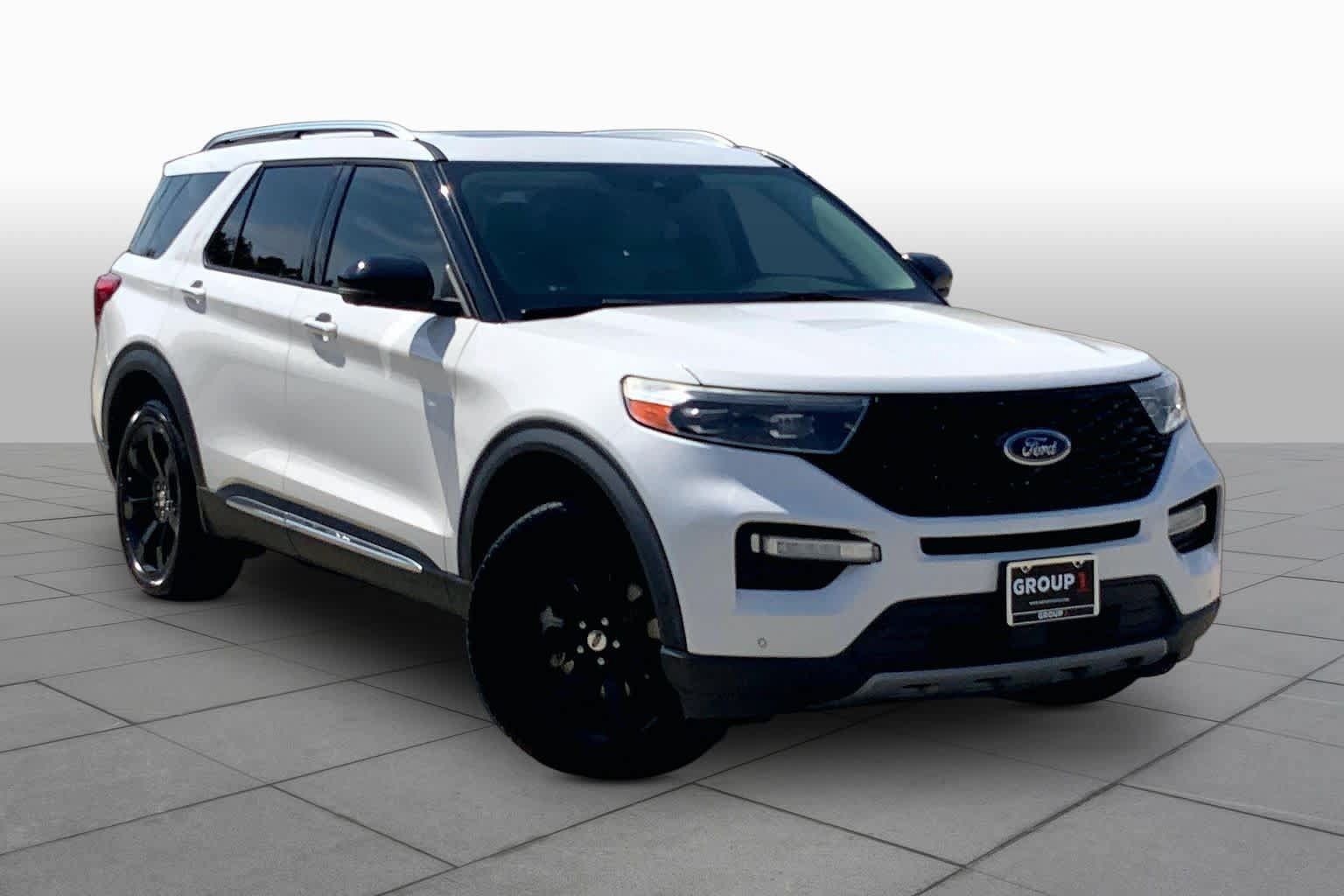 Used 2020 Ford Explorer Platinum w/ Premium Technology Package AWD/4WD image 3
