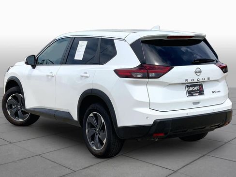 Used 2024 Nissan Rogue SV AWD/4WD image 12