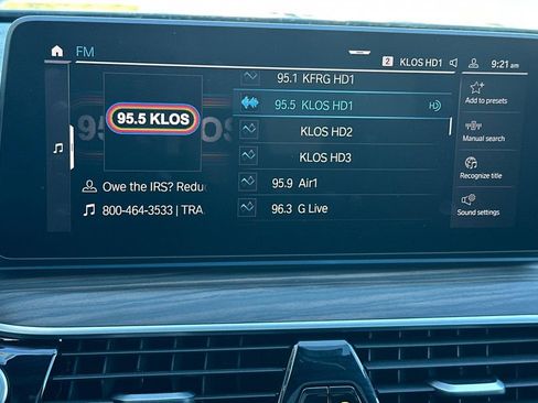 Used 2022 BMW 530e xDrive w/ Premium Package image 17