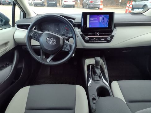 Used 2025 Toyota Corolla LE image 23