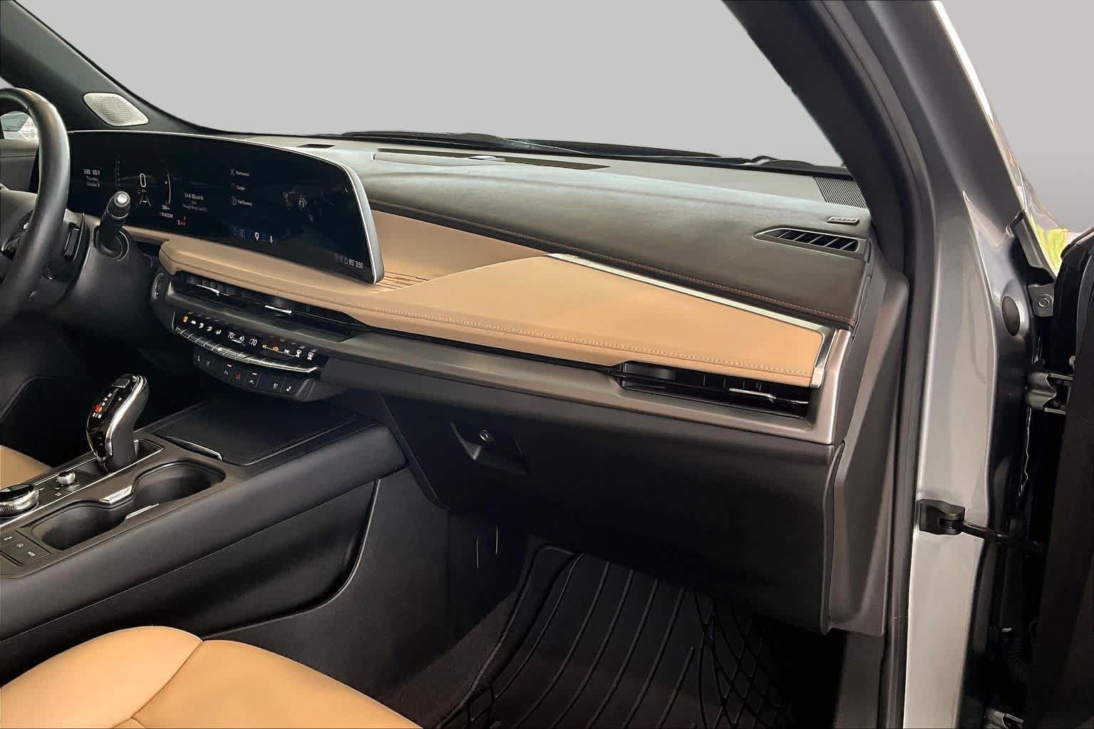 Used 2024 Cadillac XT4 Premium Luxury FWD image 20