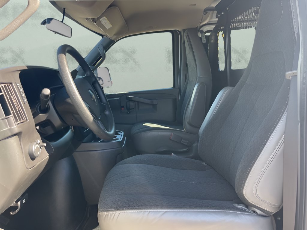 Used 2023 GMC Savana 2500 Extended w/ Driver Convenience Package RWD image 18