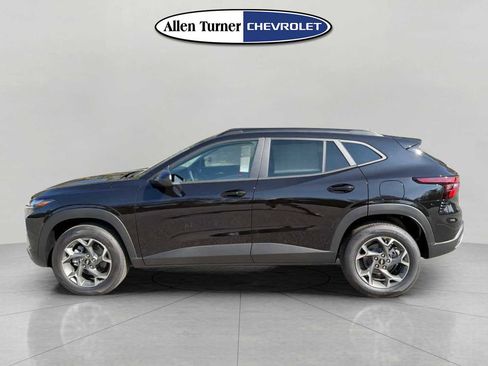New 2026 Chevrolet Trax LT w/ Driver Confidence Package image 6