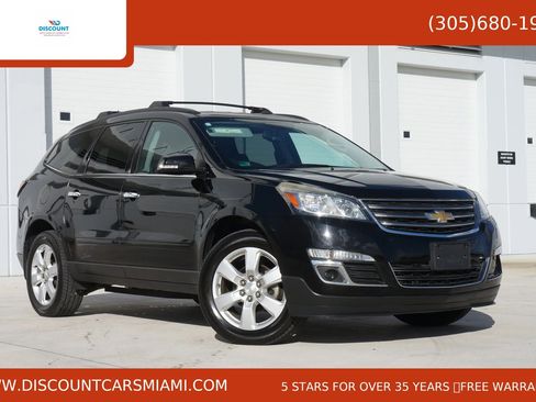Used 2017 Chevrolet Traverse LT w/ Style and Technology Package image 1