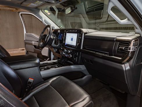 Used 2024 Ford F250 Lariat w/ Lariat Ultimate Package AWD/4WD image 13