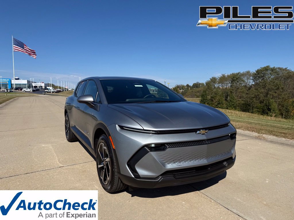 Used 2025 Chevrolet Equinox EV LT w/ Comfort Package AWD/4WD image 1