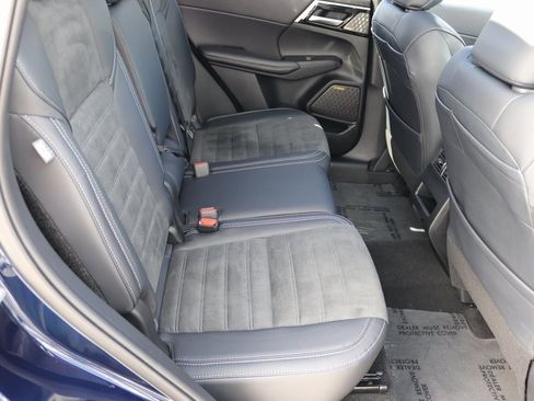 Used 2025 Mitsubishi Outlander SE image 8