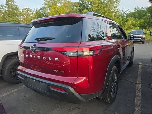 Used 2022 Nissan Pathfinder SV AWD/4WD image 4