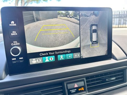 Used 2025 Honda Pilot TrailSport image 17
