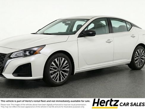 Used 2025 Nissan Altima 2.5 SV image 1