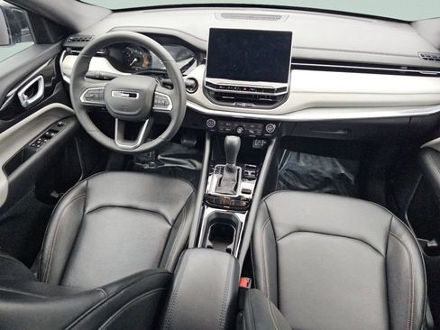 Used 2024 Jeep Compass Limited image 28