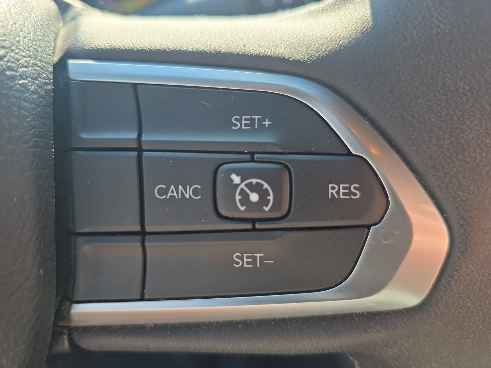 Used 2022 Jeep Compass Latitude w/ Sun and Sound Group FWD image 17
