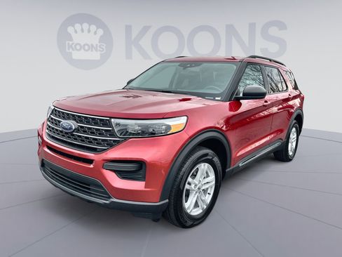 Certified 2023 Ford Explorer XLT image 1