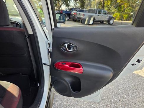 Used 2015 Nissan Juke SV w/ Technology Package image 28