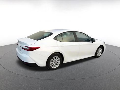 Used 2025 Toyota Camry LE image 15