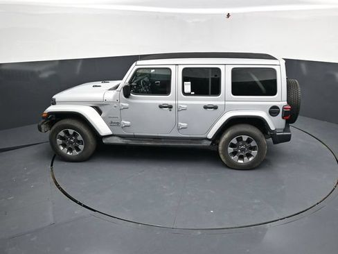 Used 2023 Jeep Wrangler Unlimited Sahara w/ LED Lighting Group AWD/4WD image 30