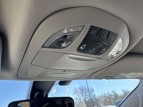 Used 2019 Chrysler Pacifica Touring-L FWD image 26