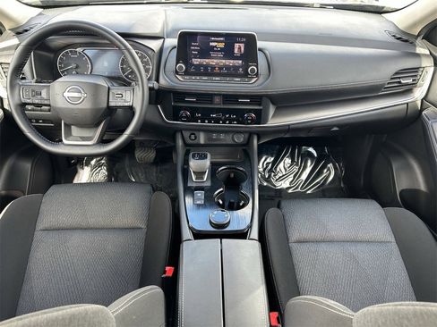 Certified 2025 Nissan Rogue SV image 17