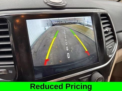 Used 2022 Jeep Grand Cherokee Laredo E w/ Security & Convenience Group AWD/4WD image 23