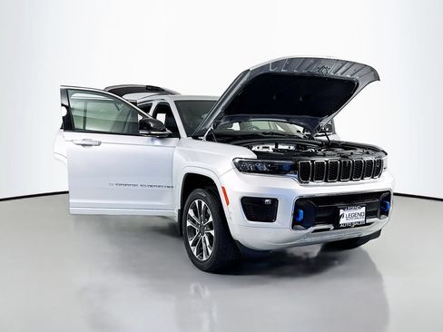 Used 2023 Jeep Grand Cherokee Overland w/ Advanced Protech Group III AWD/4WD image 25