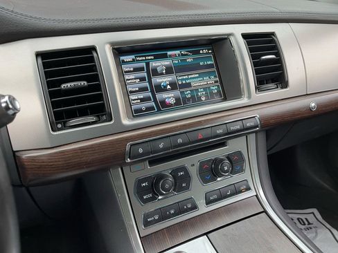 Used 2013 Jaguar XF 3.0 image 23