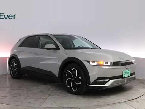 Used 2024 Hyundai Ioniq 5 SEL RWD image 13