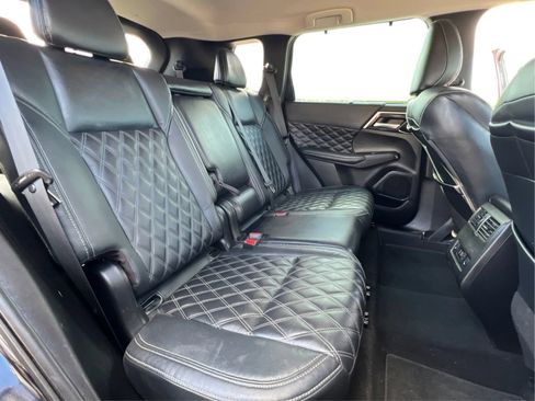 Used 2023 Mitsubishi Outlander SEL 40th Anniversary AWD/4WD image 17