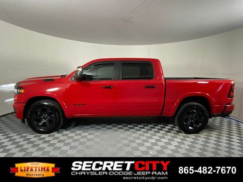 Used 2025 RAM 1500 Big Horn AWD/4WD image 4