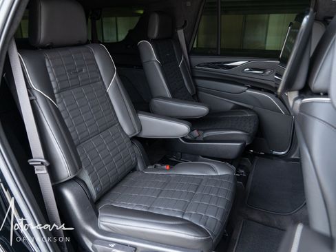Used 2023 Cadillac Escalade V image 33