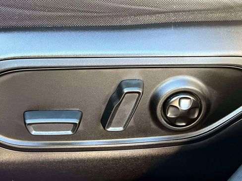 Certified 2023 Jeep Grand Cherokee Laredo w/ Luxury Tech Group I image 18