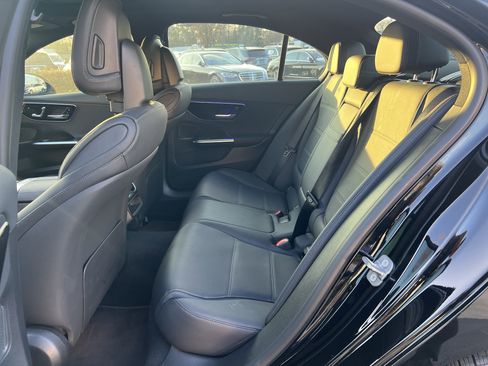 Used 2025 Mercedes-Benz C 300 Sedan image 32