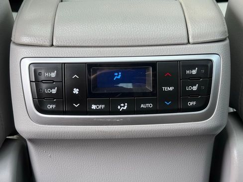 Used 2016 Toyota Highlander Limited Platinum image 12