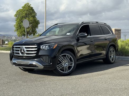 New 2025 Mercedes-Benz GLS 450 4MATIC image 2