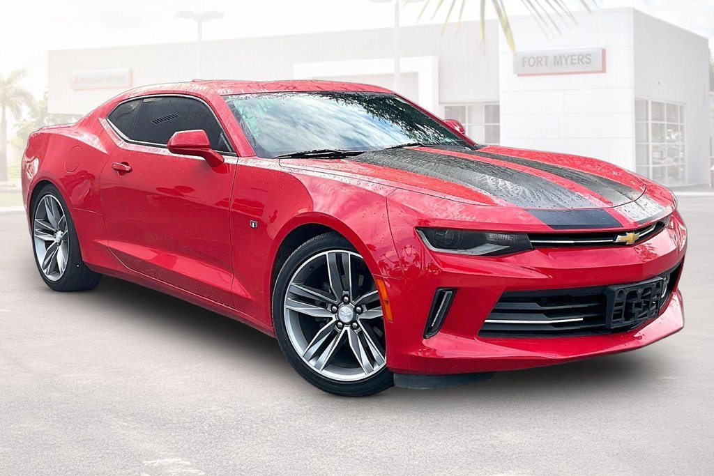 Used 2018 Chevrolet Camaro LT RWD image 1