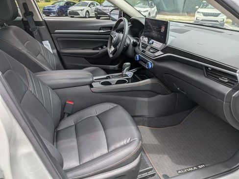 Used 2024 Nissan Altima 2.5 SR w/ SR Premium Package FWD image 26