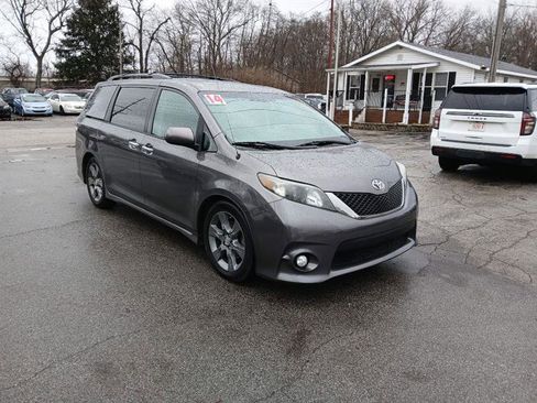 Used 2014 Toyota Sienna SE w/ SE Premium Package w/Entune image 7