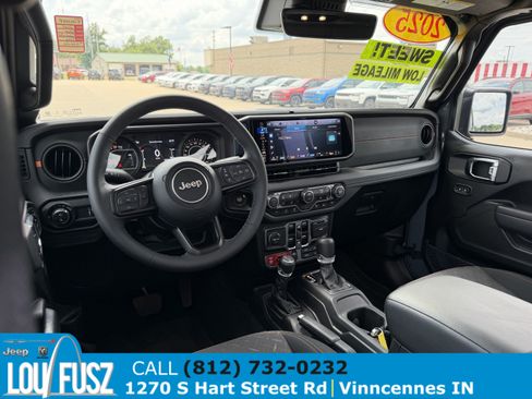 Used 2025 Jeep Gladiator Mojave w/ Safety Group AWD/4WD image 11