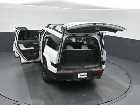 Used 2025 Hyundai Santa Fe SEL FWD image 55
