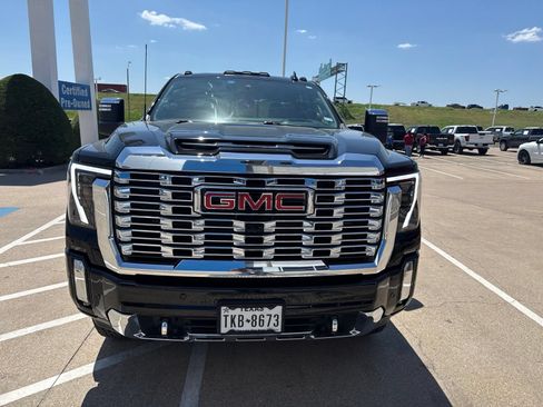 Used 2024 GMC Sierra 2500 Denali w/ Denali Reserve Package AWD/4WD image 2