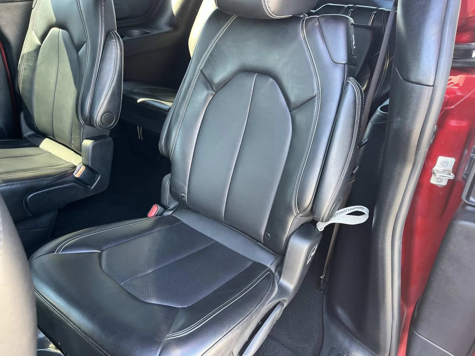 Used 2025 Chrysler Pacifica Select FWD image 18