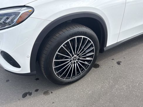 Used 2025 Mercedes-Benz GLC 300 image 9