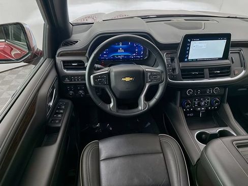Used 2024 Chevrolet Suburban Premier AWD/4WD image 25