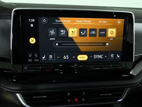 Used 2024 Volkswagen Atlas Cross Sport SEL Premium R-Line AWD/4WD image 28