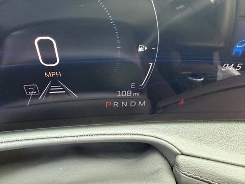 Used 2025 Cadillac XT4 Premium Luxury image 11