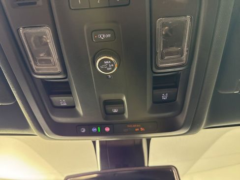 Used 2021 Chevrolet Tahoe LT AWD/4WD image 29